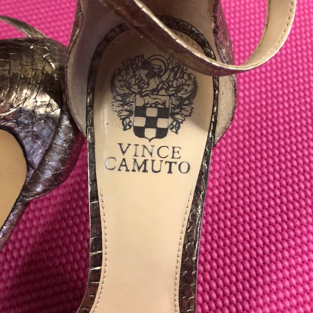 Shoes - Picture 3 of 4